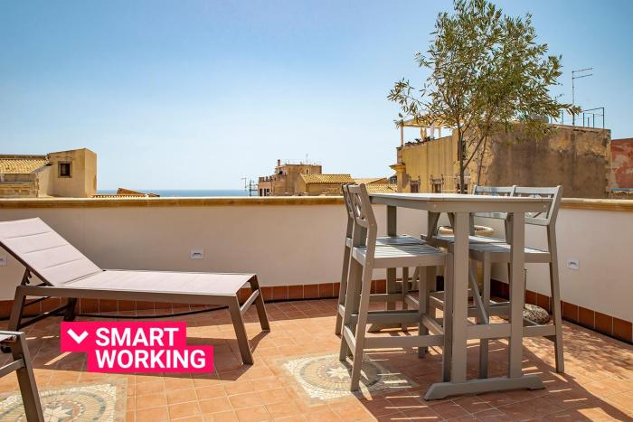La terrazza sul vicolo della Giudecca by Wonderful Italy