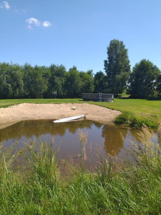 Domek letniskowy na Mazurach nad stawem