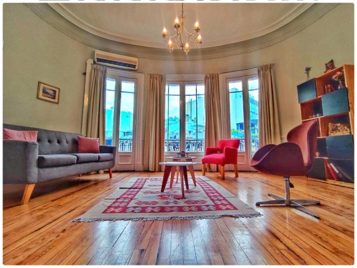 Casa Dante, no cash payments