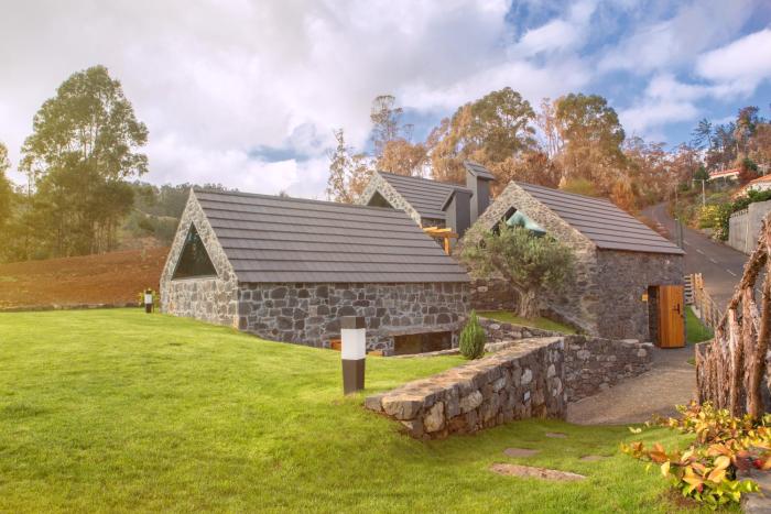 Palheiros do Serrado by Real Vision