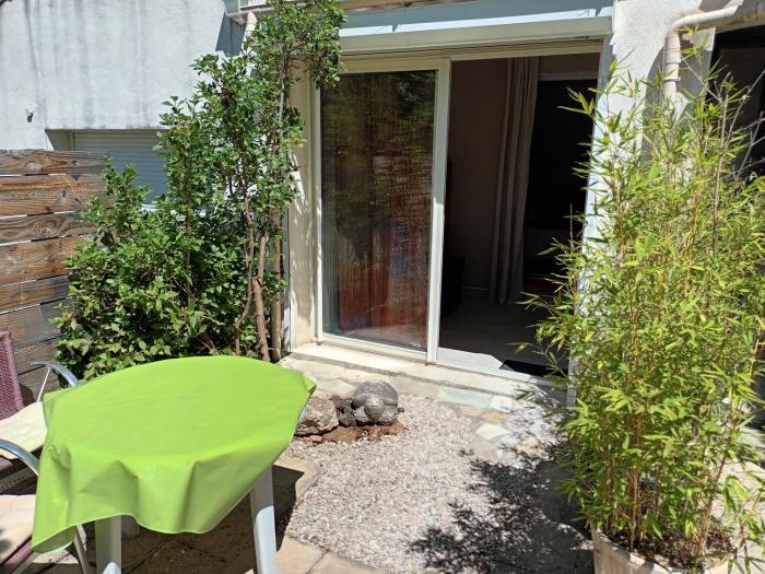 Chambre raisin 2p, pour 2 nuits max, a 6km du festival de piano de la roque danthéron à 100m de la piscine