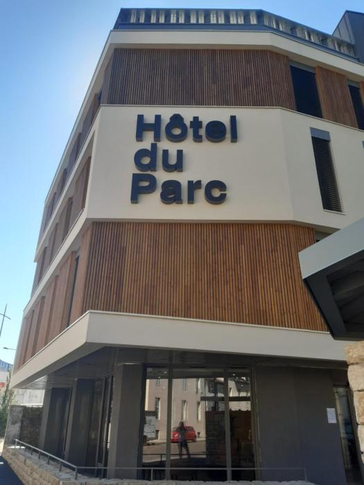 Logis Hotel du Parc-Restaurant - Le Rouget de Lisle