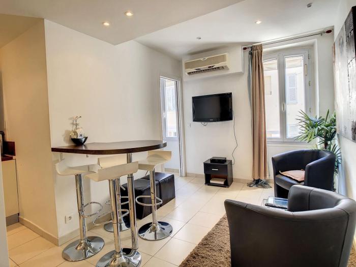 1 Bedroom Notre Dame 2 mins from the Croisette and the Palais 225