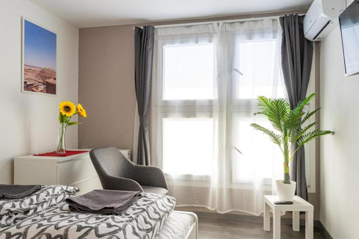 RÁKÓCZI 4 BEDROOM CENTRE APARTMENT