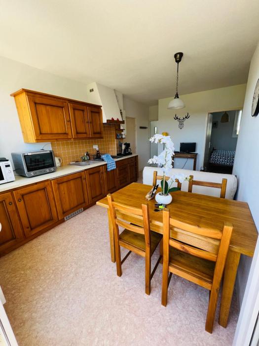 Appartement lumineux avec piscine chauffée en saison