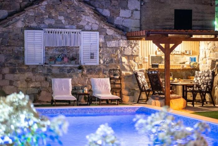 Holiday House near Split with pool