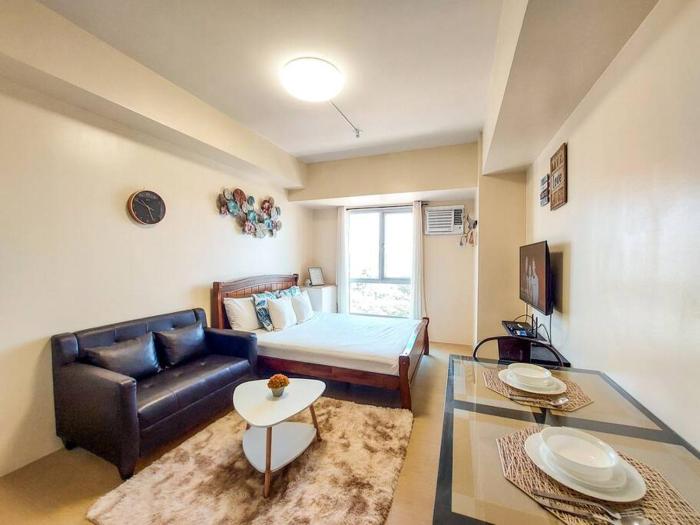 Queen Size Bed at the Heart of the City