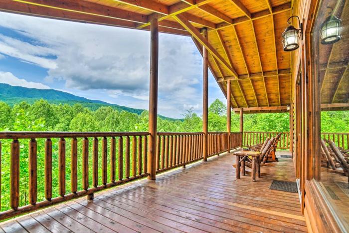Games, Theater & Views: Gatlinburg Gem Near Trails