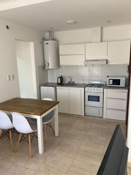 Sixto con cochera a dos cuadras del hospital DR Raul Matera y a 5 cuadras del HAM