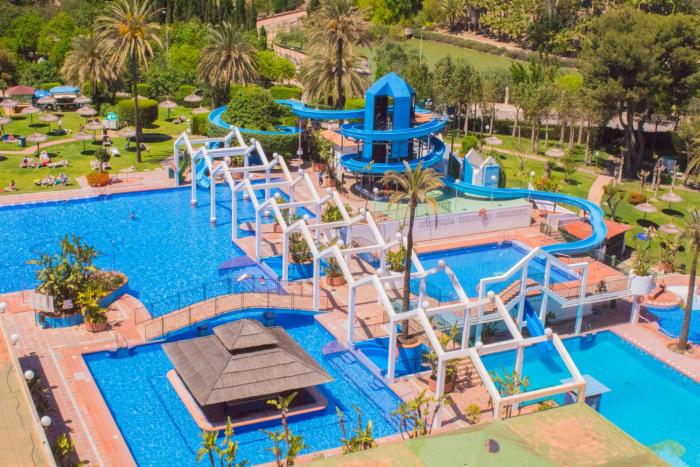 Benal Beach deluxe apartment with panoramic sea views