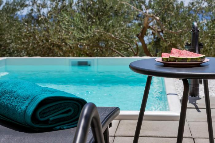 Olive Garden-Pool, Privacy & Beach Parking