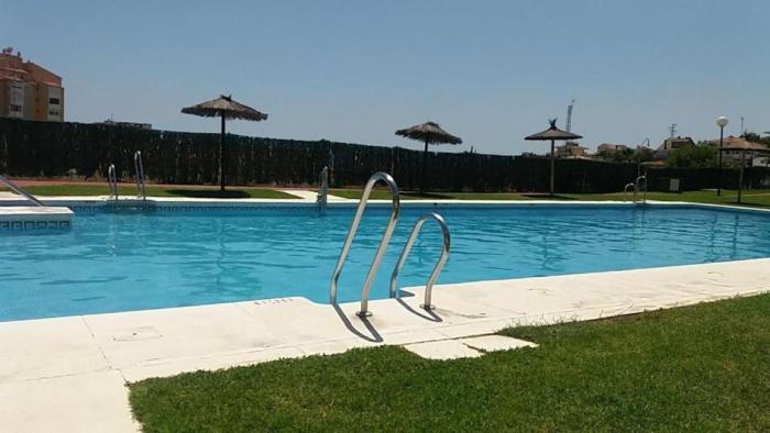 Holidays2Cala del Moral terraza vista mar piscina parking
