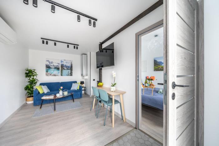 Family Garden House with Free Private Parking & Playground