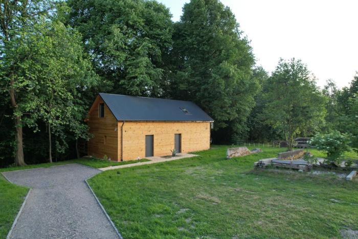 Apartament deluxe z jacuzzi w drzewach