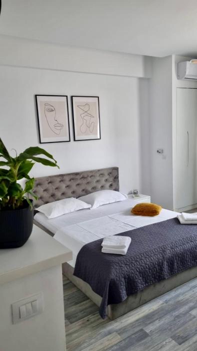 A Lovely Coastal Studio in Onix Blue, Mamaia-Nord