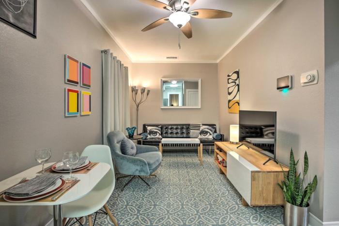 4 Mi to Dtwn: Dallas Gem w Furnished Patio