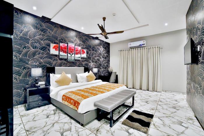 Hotel Kings Heritage Surat