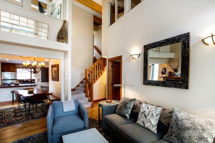 3 Bedroom Antlers Vacation Rental With Incredible Slopeside Views And Just A Short Walk To Gondola And Lionshead Village