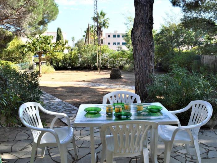 Appartement T2 pour 4 personnes, proche plage et commerces, jardin privé, parking, animaux acceptés - FR-1-226B-111