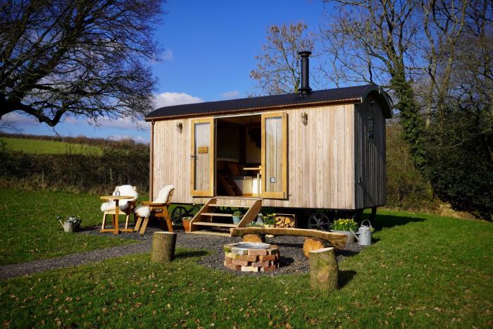 Little Ash Glamping - Luxury Shepherds Huts