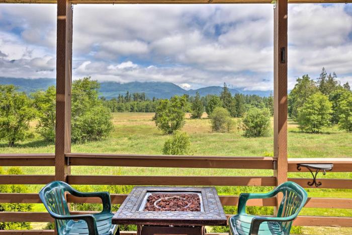 51 Mi to Mt Rainier Mtn-View Escape on 8 Acres!