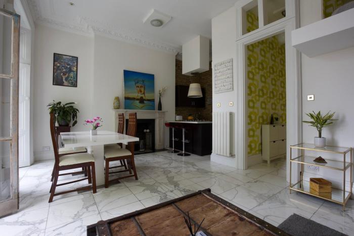 Large 2 Beds Flat Overlooking Clapham Common Park