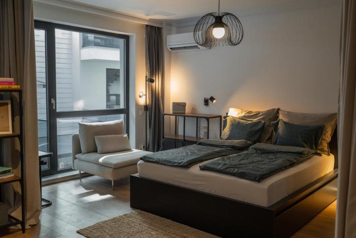 G34 - Modern Studio @ Parliament