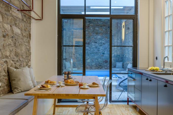 Incomparable Plakas Luxury Apt Private Pool