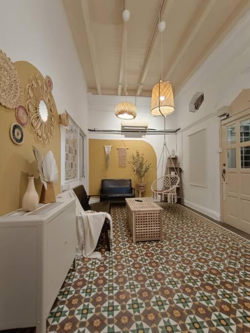 UNESCO Bohemian Style Heritage House at Georgetown 5BR 14 pax