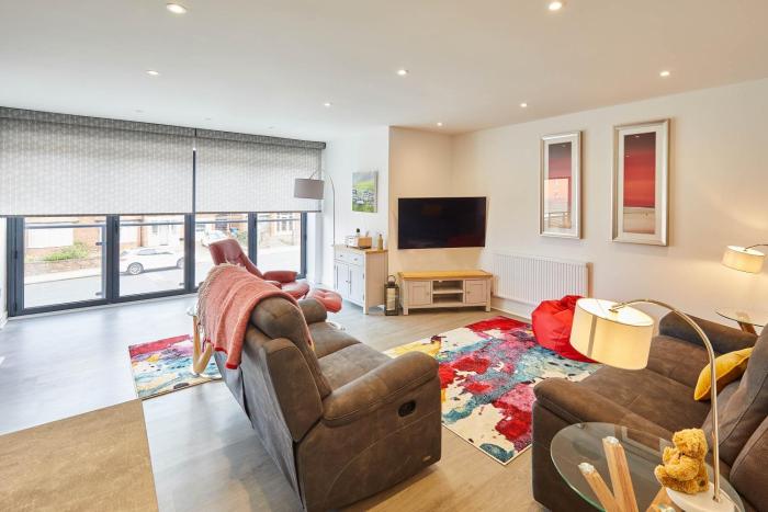 Host & Stay - Even Keel