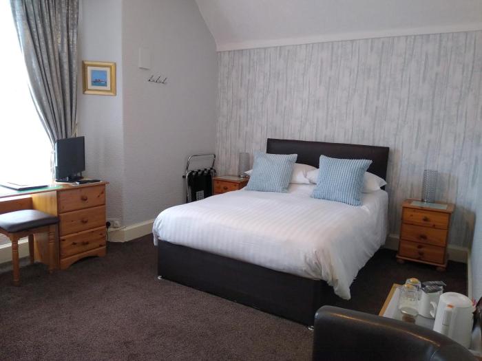 Hazeldene Guest House - with Free Offsite Health Club