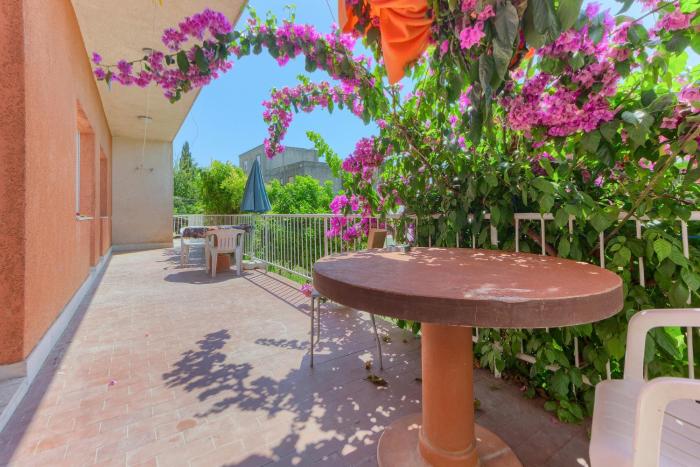 Modern apartment Bircic with balcony & patio