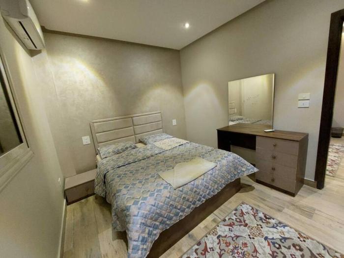 Eco Inn: Sherook66B2 1 BR Apartment With Garden