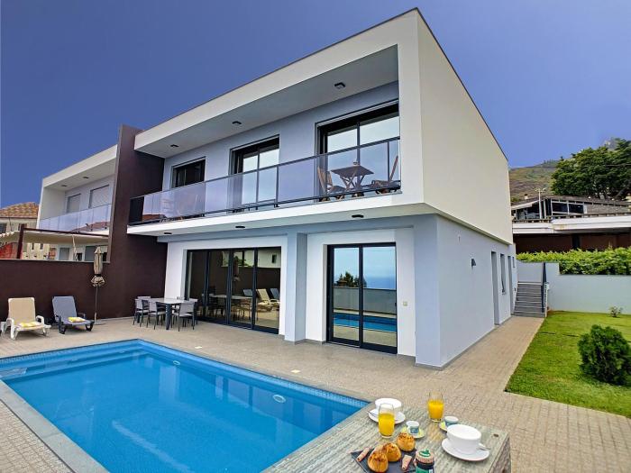 Evoque Villa by LovelyStay