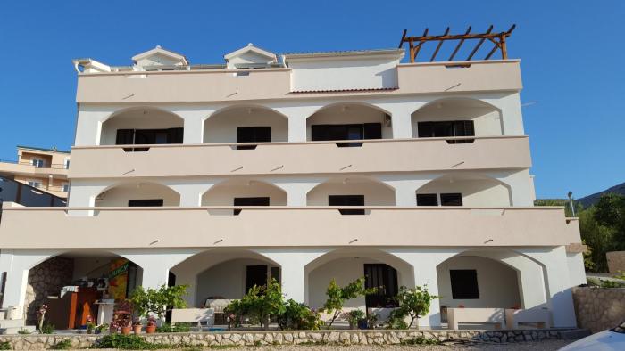 Apartment Metajna 4120c