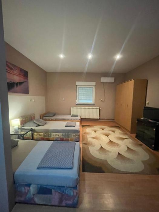 Prenociste Pecinci Biker Friendly