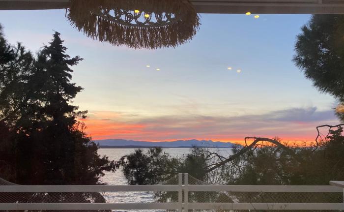 Yasos By The Sea