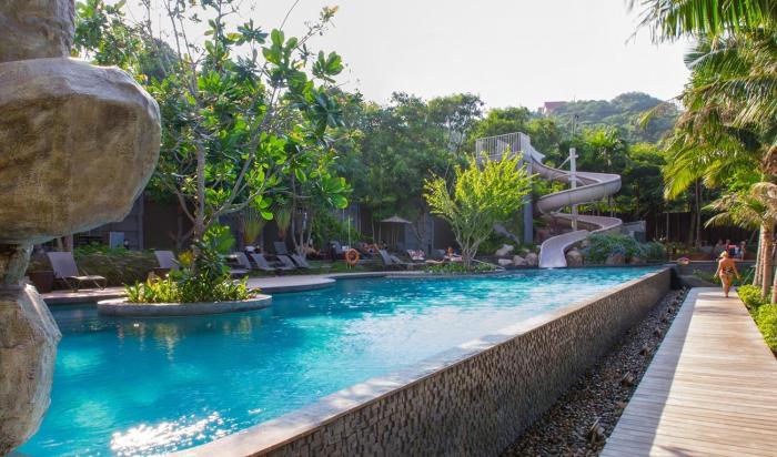 UNIXX Splendid Seaview Suite