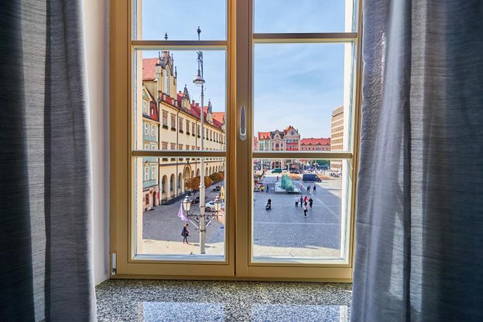 Market Square Apartment Old Town Wroclaw by Renters