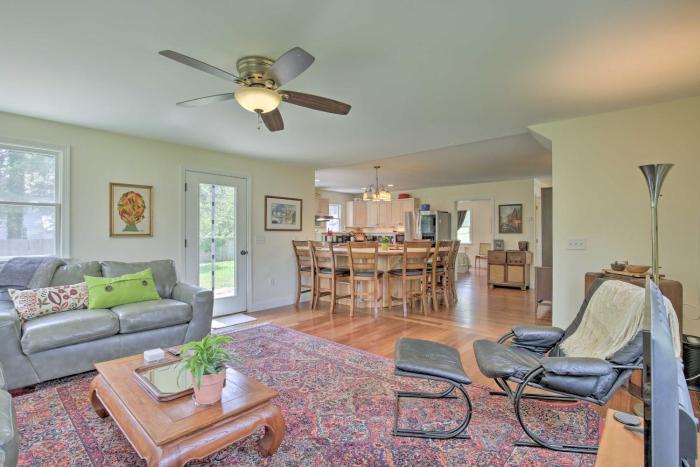 Ashley Falls Home with Fire Pit Hike and Ski!