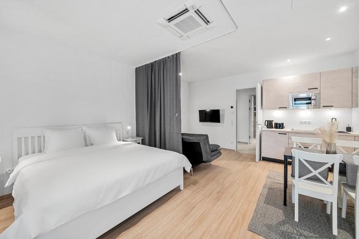 VibeStudio 303 - Central - AC - Licensed - Parking Nearby