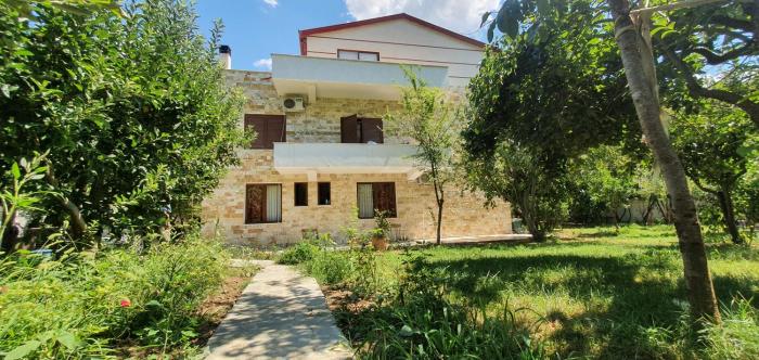 Xhos Forest Guest House