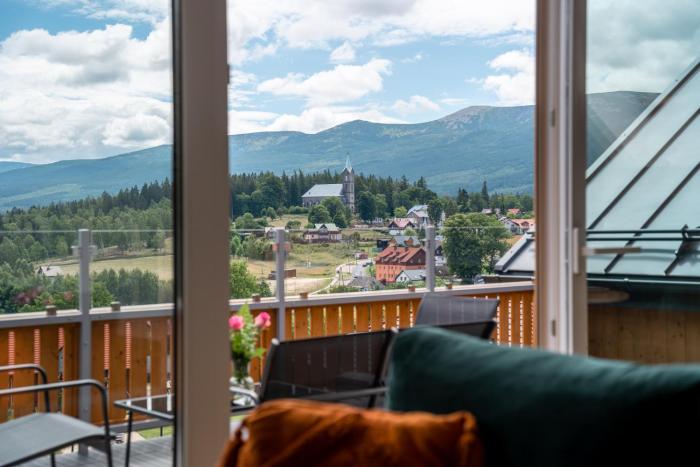 W Naturze - Apartament dla Aktywnych Premium Taras 20m2 Widok na Karkonosze blisko Szlaków i Stoku Dolina Szczęścia