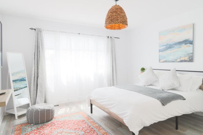 Family-Friendly Boho Stay - Sleeps 10 - Near the Falls