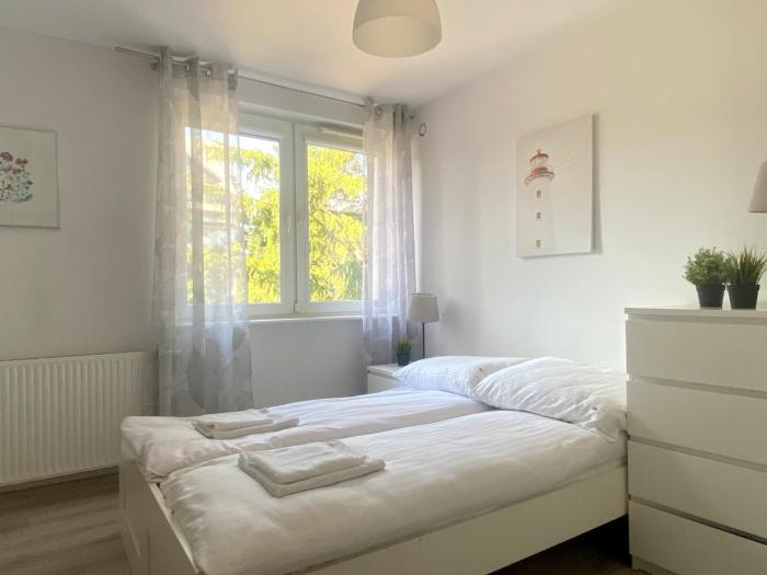 White  Przestronny apartament w Sopocie by Grand Apartments