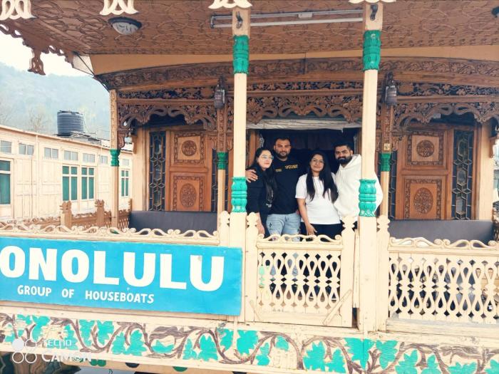 Honolulu Group Of Houseboats