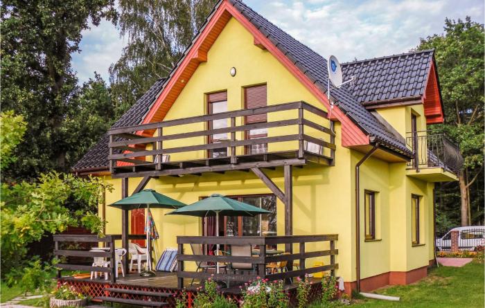 Stunning Home In Nowe Warpno With 5 Bedrooms And Sauna