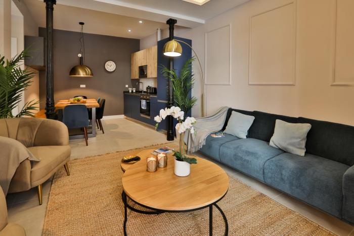 Gran Vía. Salud. Puerta del Sol. Callao.