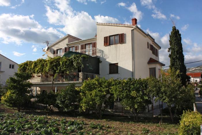 Apartments with parking space Kastel Stafilic, Kastela - 5219