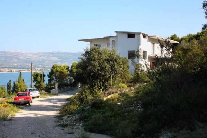 Apartments with parking space Arbanija, Ciovo - 5228